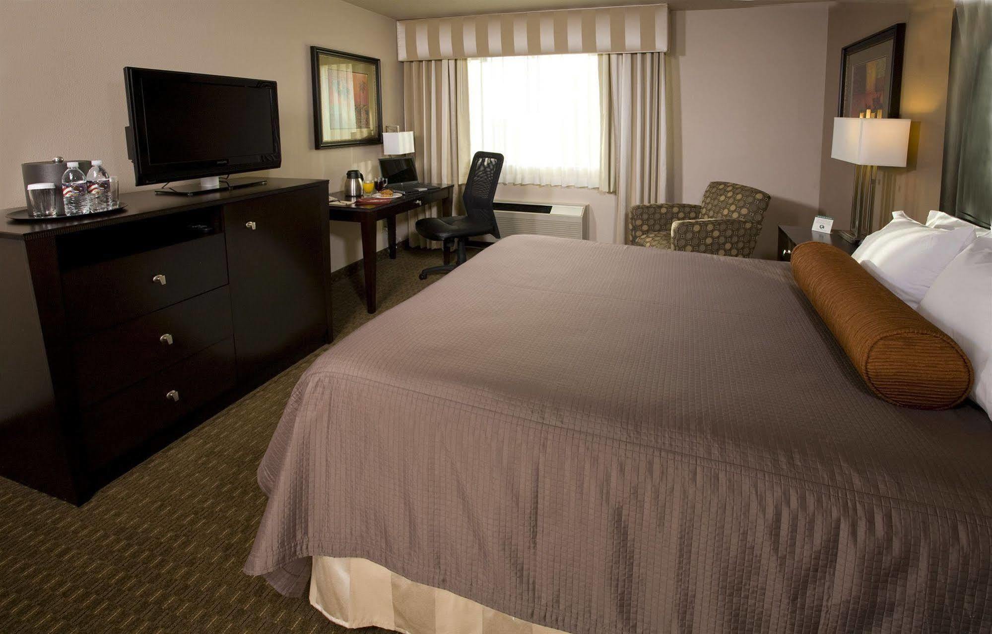 Monarch Hotel & Conference Center Clackamas Quarto foto